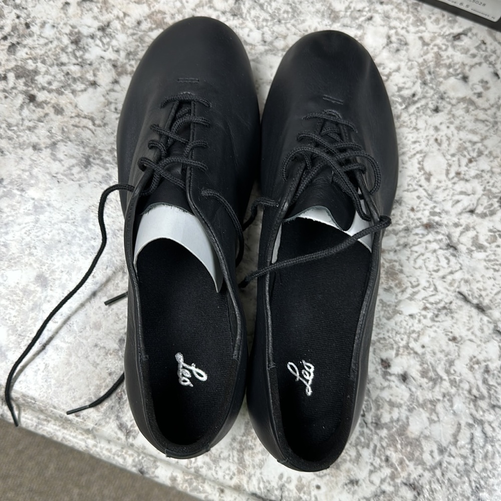NIB Leo’s Giordano jazz tap oxford size 9AM black